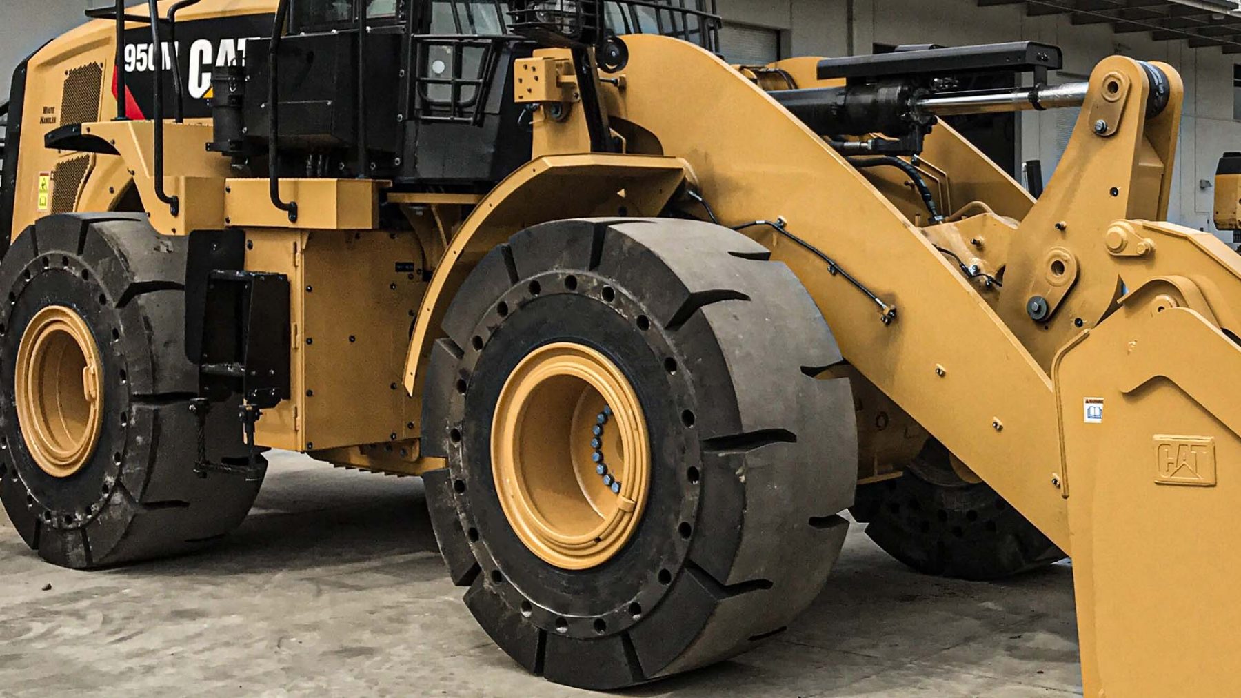 FoamFilled Tires vs. Solid Tires What's the Difference? Sentry Tire