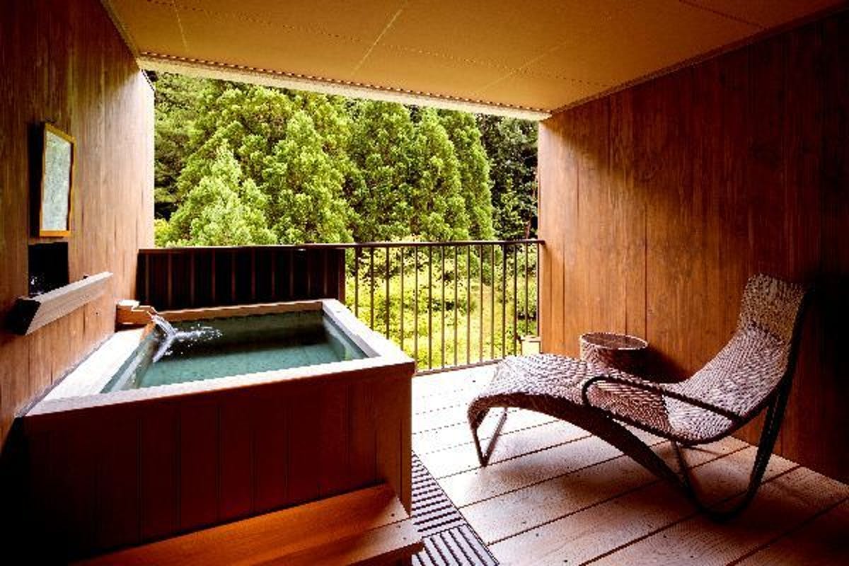 露天風呂付きの部屋で贅沢な時間を過ごす「至極のおこもり宿」5選 サライ.jp｜小学館の雑誌『サライ』公式サイト