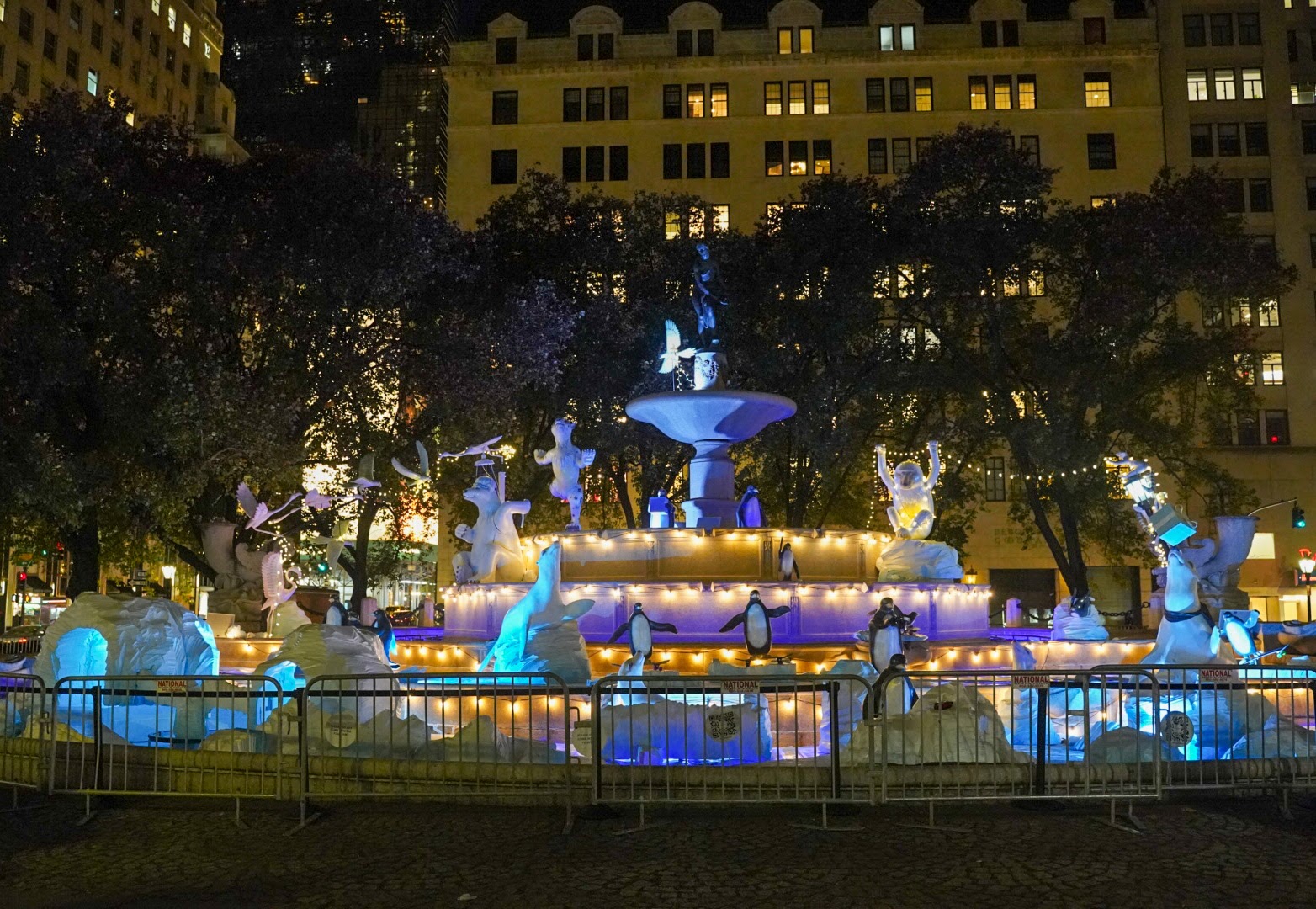 Christmas In New York Decorations and Christmas Trees In NYC During