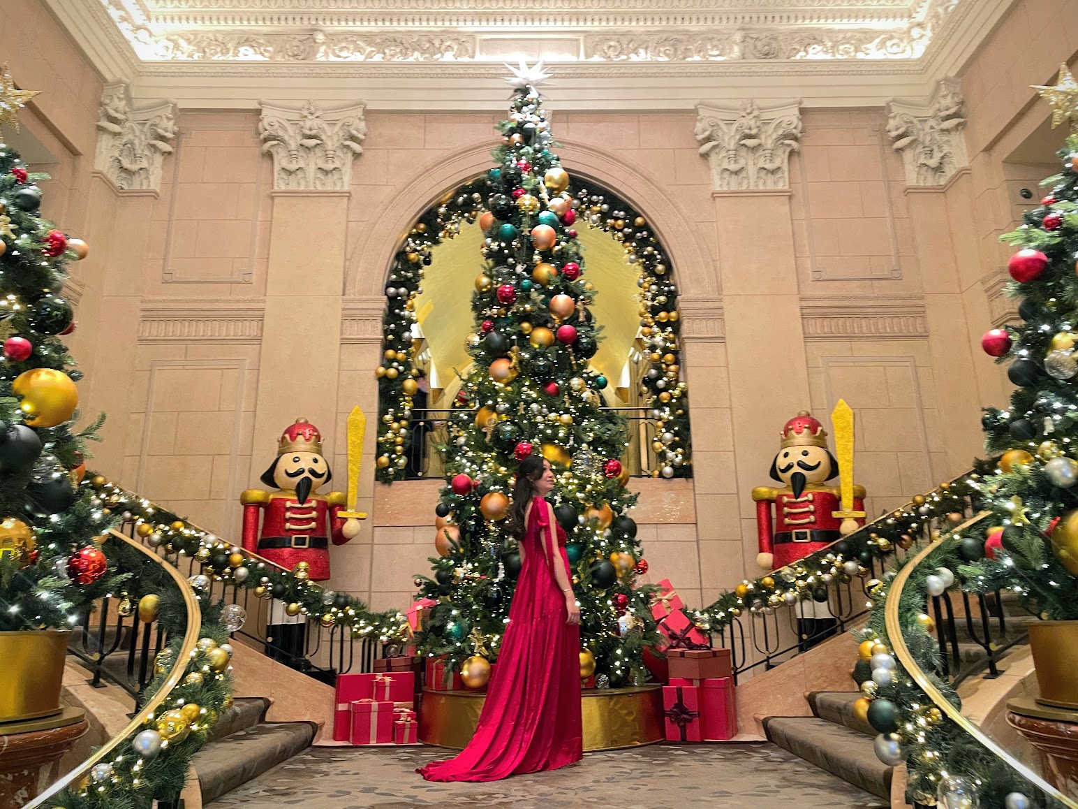 Christmas In New York Decorations and Christmas Trees In NYC During