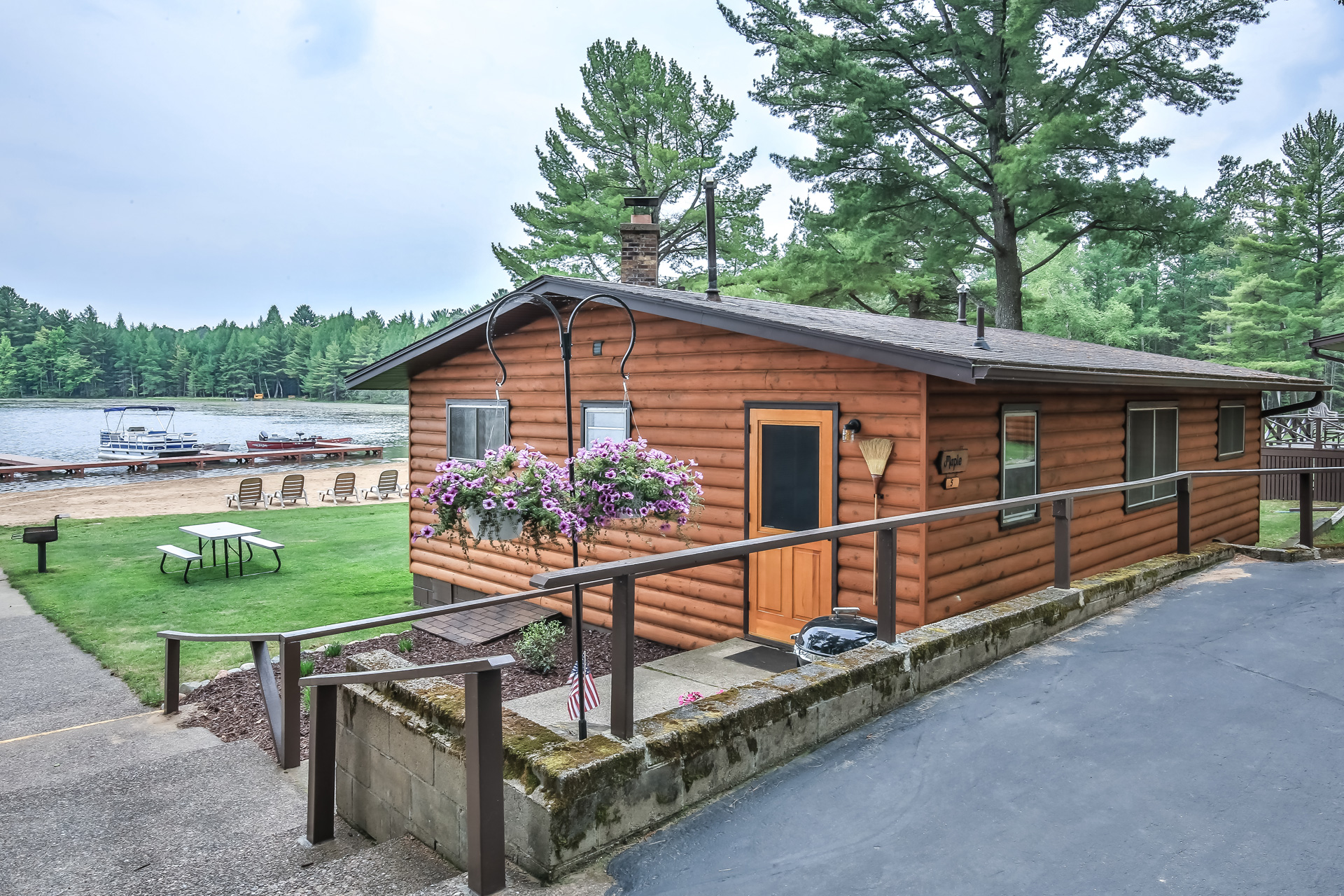 Cabins Serenity Bay Resort