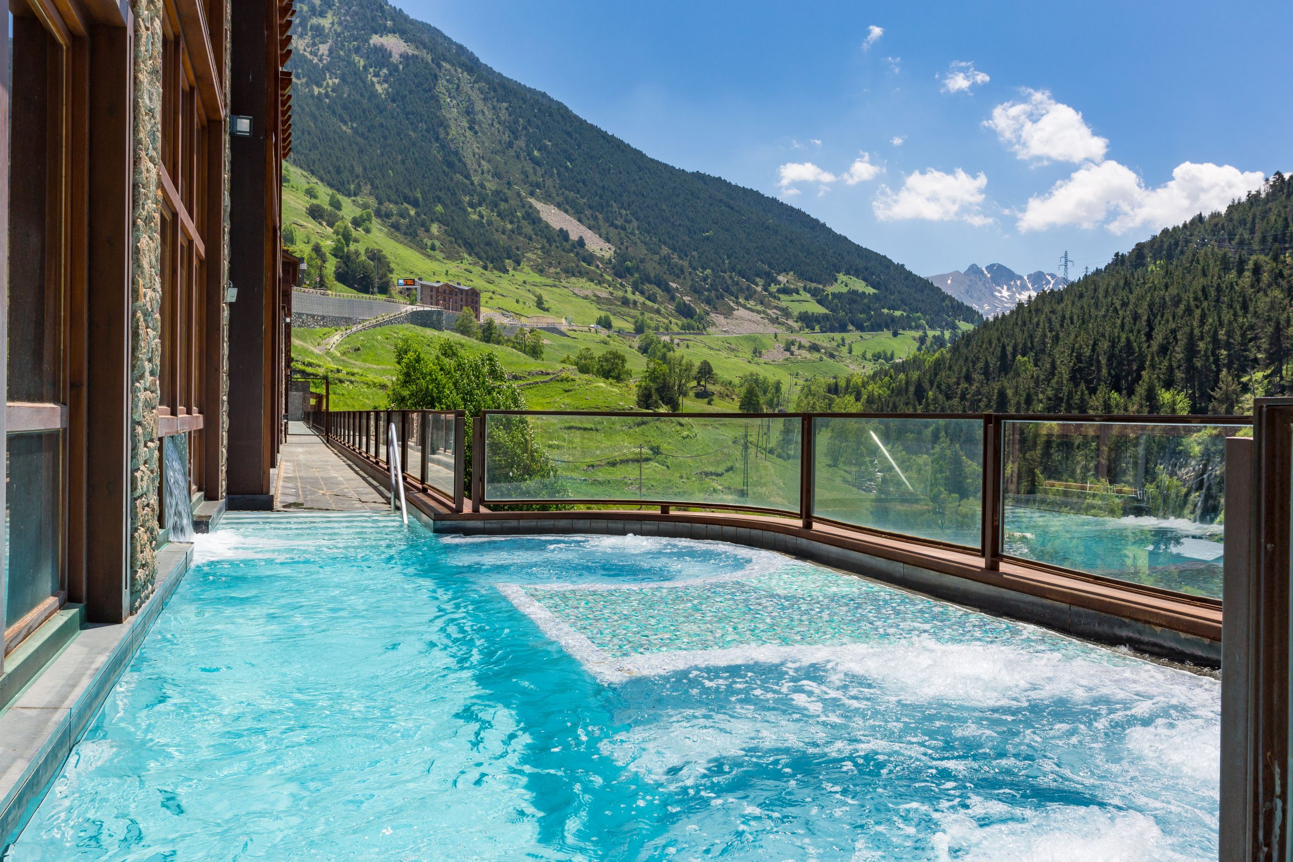 Sport Hotel Hermitage & Spa, la esencia del lujo en Andorra, reabre sus