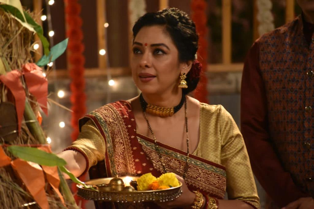 Anupamaa Story Anupama embarrassed over her behavior