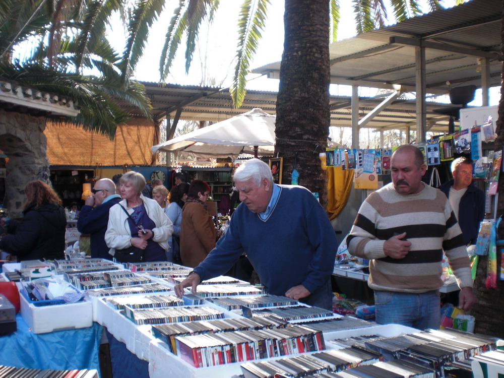 Best Things To Buy and Do at El Cisne Saturday and Sunday Market Near