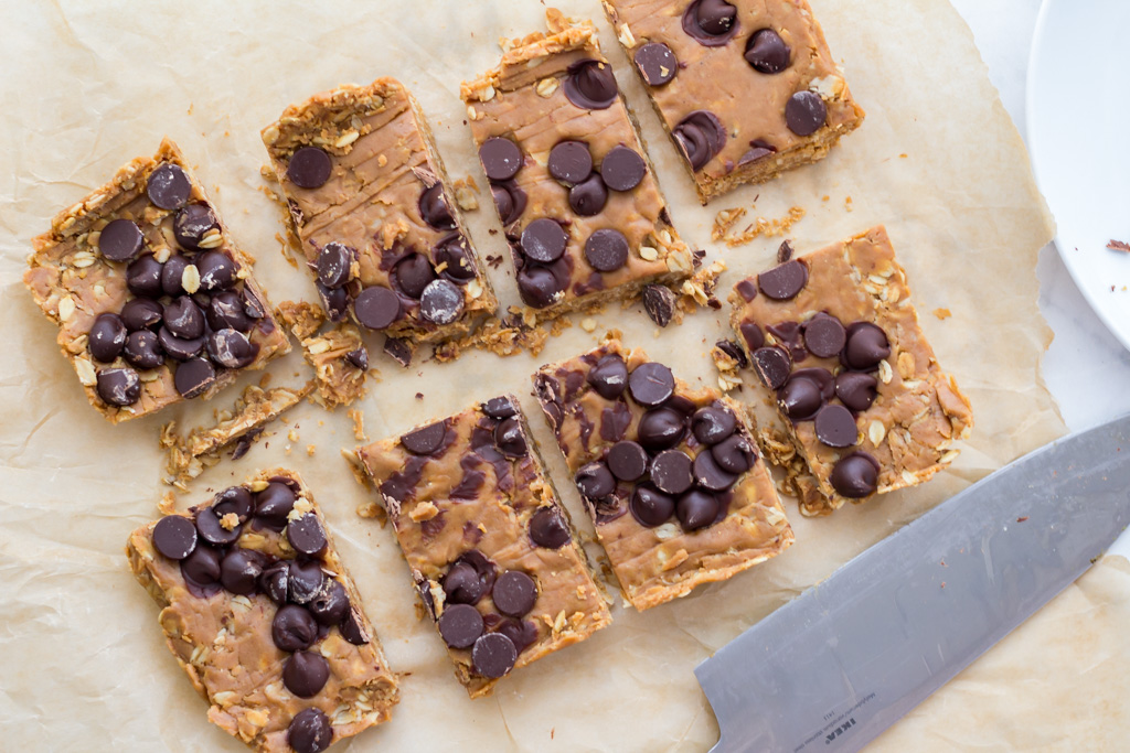 Easy Vegan Peanut Butter Oat Bar Recipe (NoBake!) Serving Realness