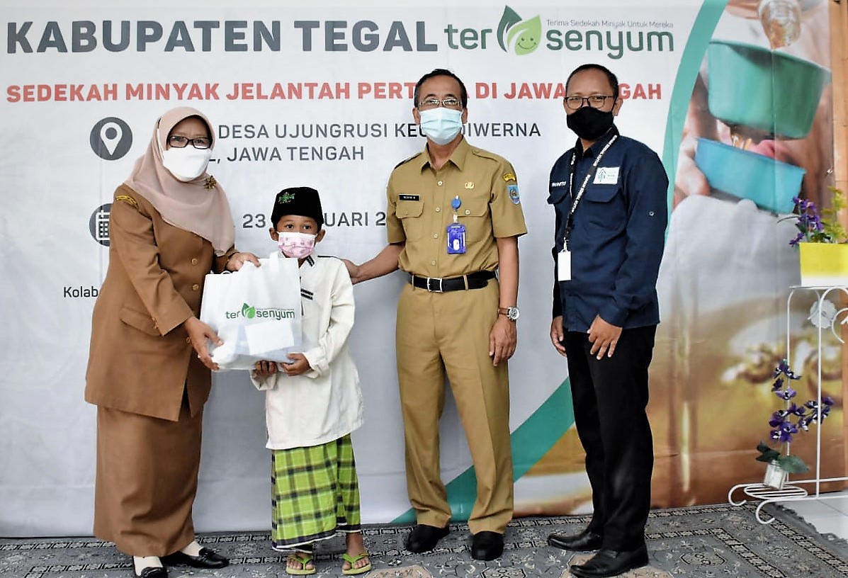 Enam Bulan Tersenyum Berhasil Kumpulkan 5.975 Liter Minyak Jelantah –  Sekretariat Daerah