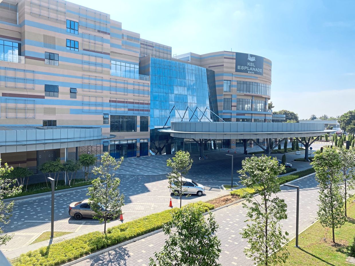 New in town Freebies, Pink Fong & more at the KSL Esplanade Mall