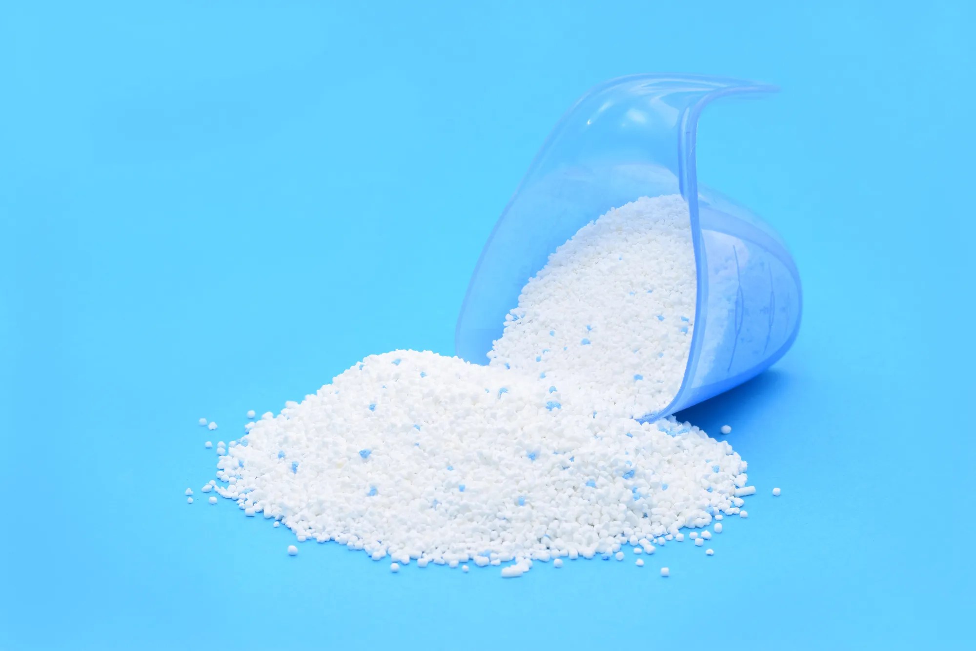 Reducing detergent residue buildup in your washer