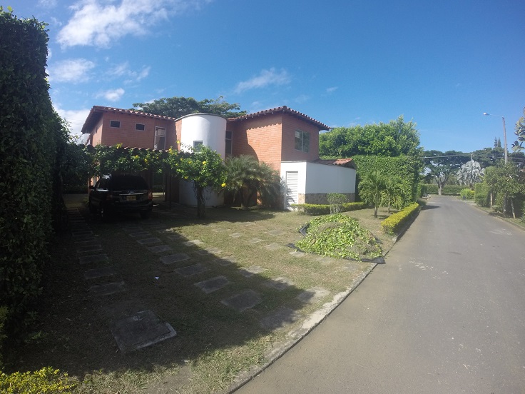 CASA CAMPESTRE EN EL SUR DE CALI EN VENTA POR SOLO 400 MILLONES