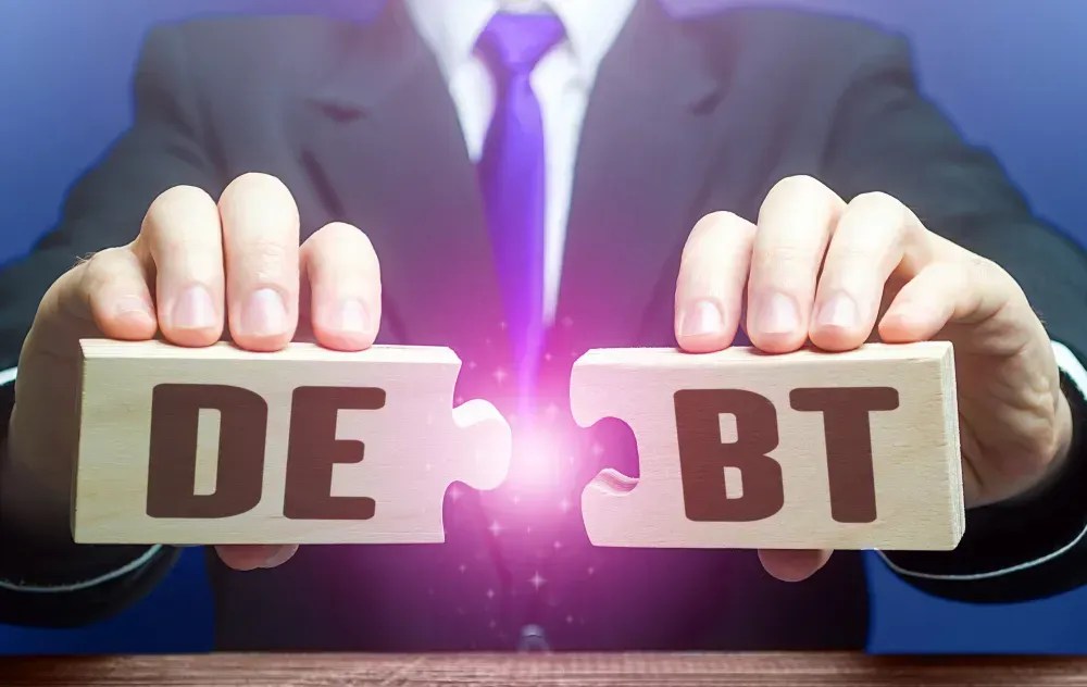 Debt Consolidation vs. Settlement Choosing Wisely