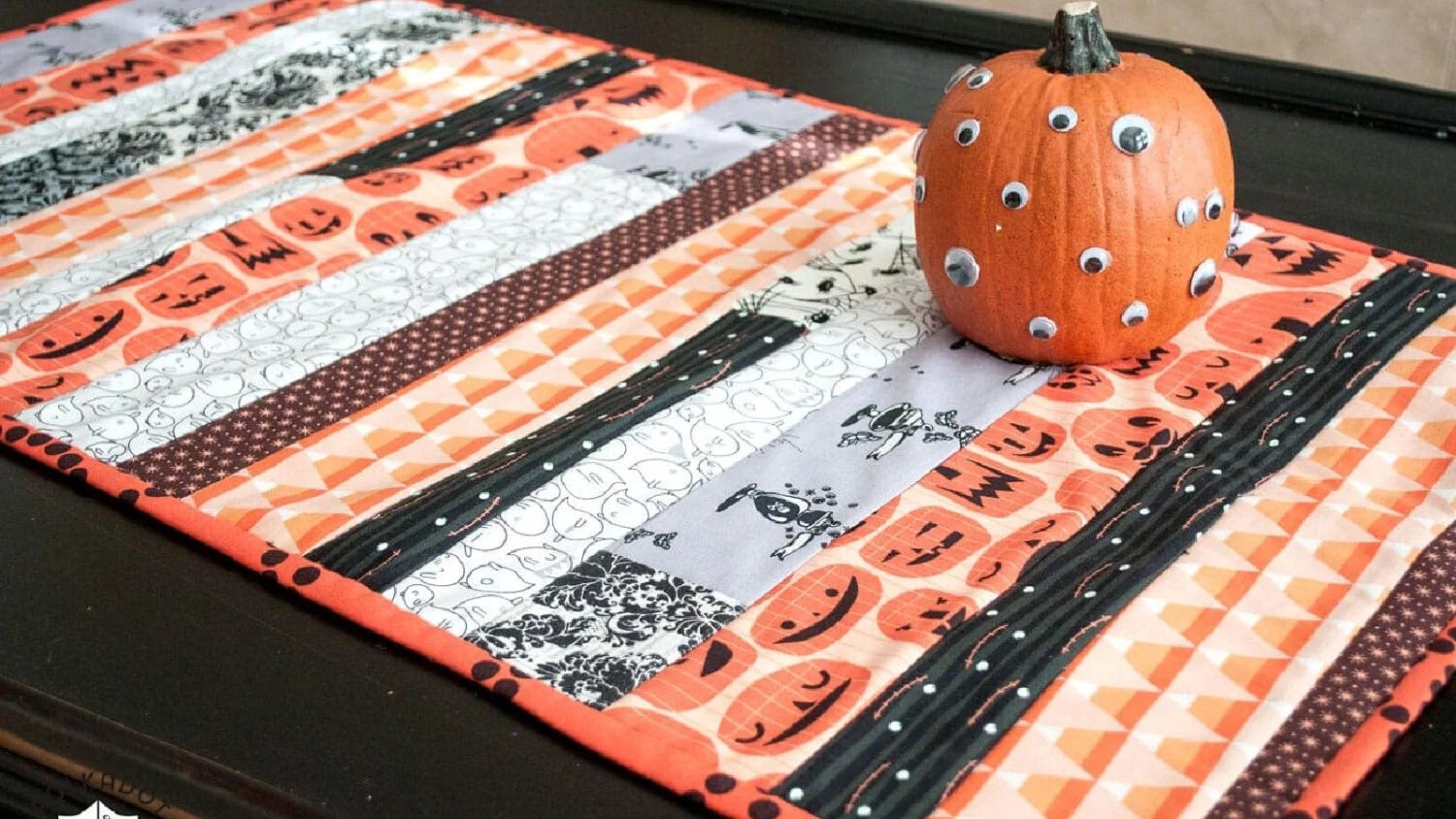 50 Free Table Runner Patterns You Need to Start Sewing Now!