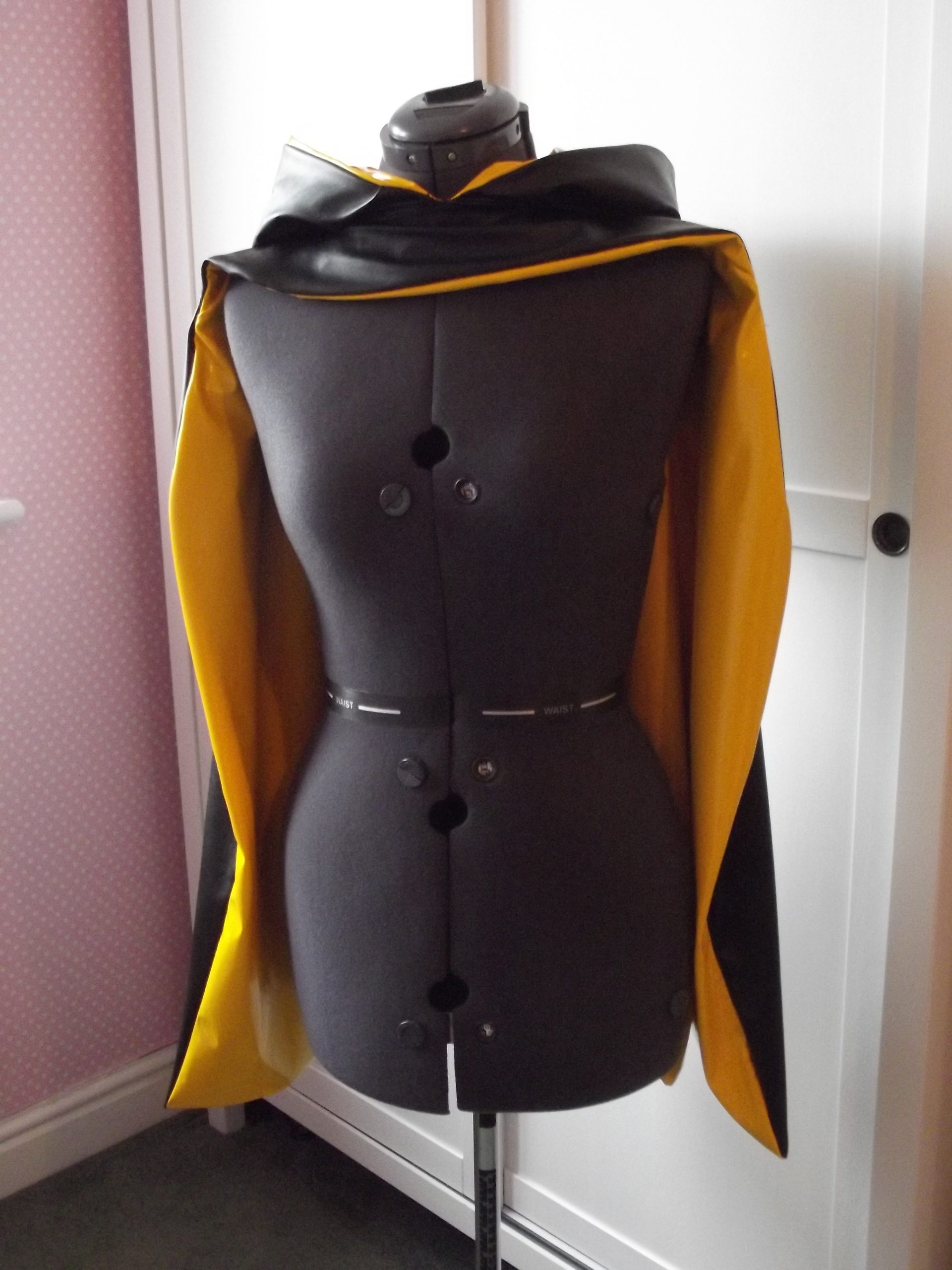 Cosplay cape SewCoolCreation