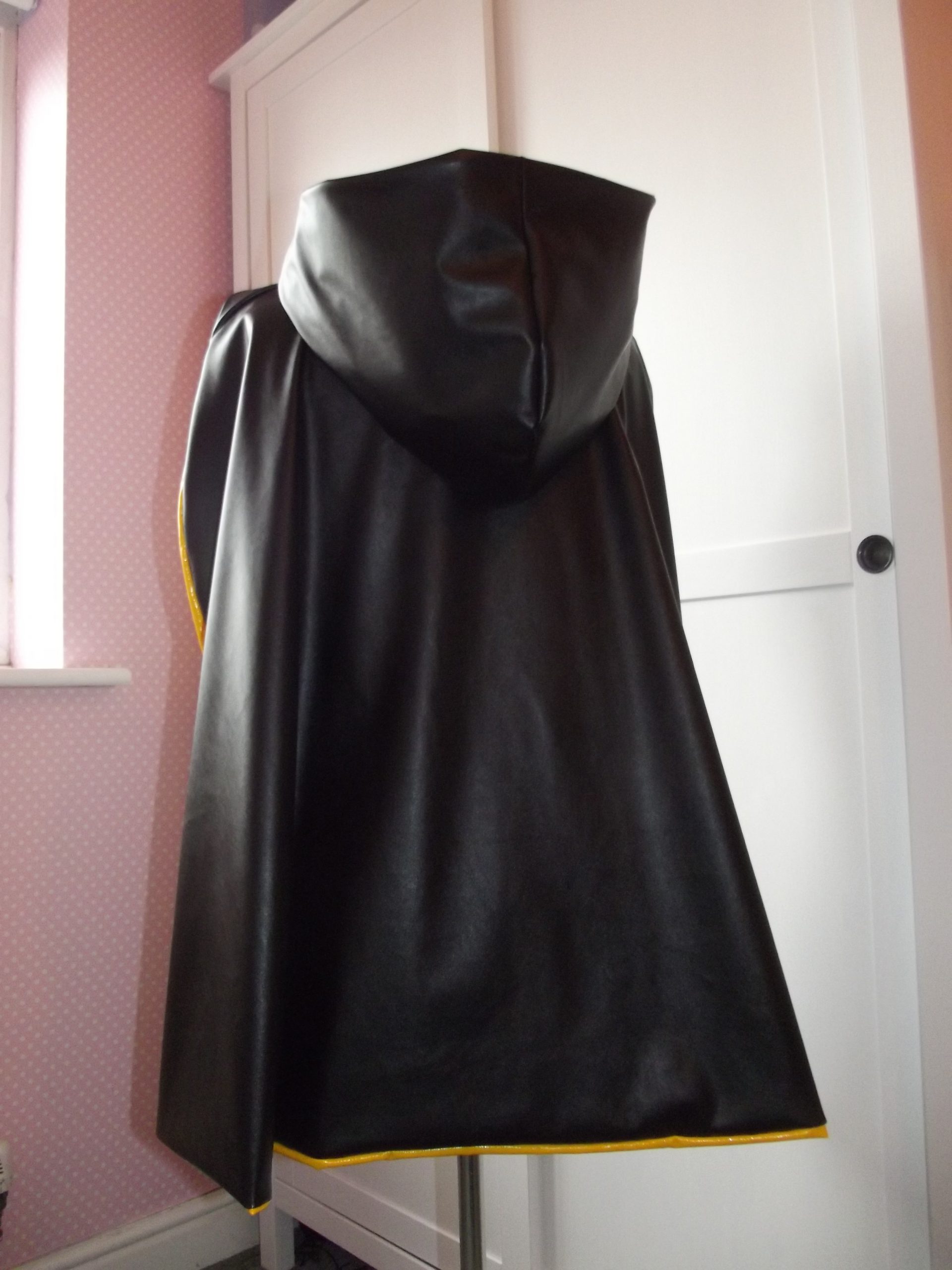 Cosplay cape SewCoolCreation