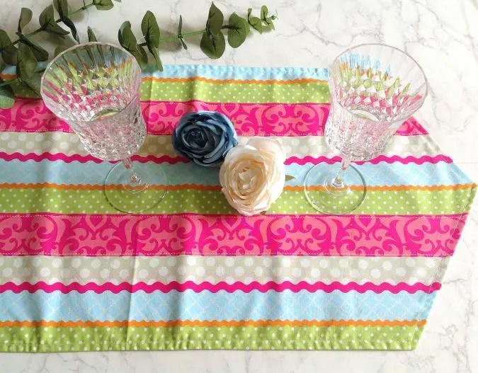 10 Minute Table Runner Sewing Pattern Sew Crafty Me
