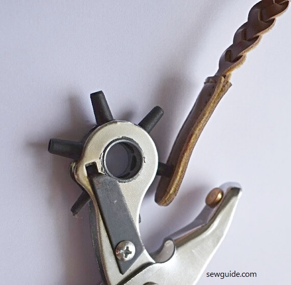 How to attach Metal Rivets SewGuide