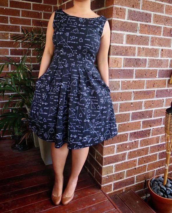 Simplicity Misses' Dresses 2444 pattern review by BirdyBooo