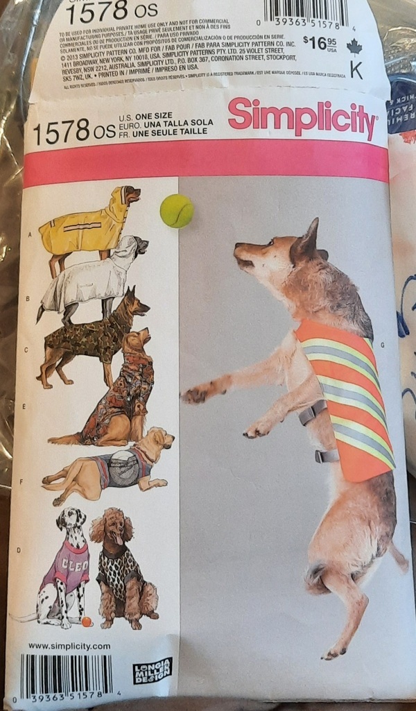 Simplicity Large Size Dog Clothes 1578 pattern review by Lagolden2