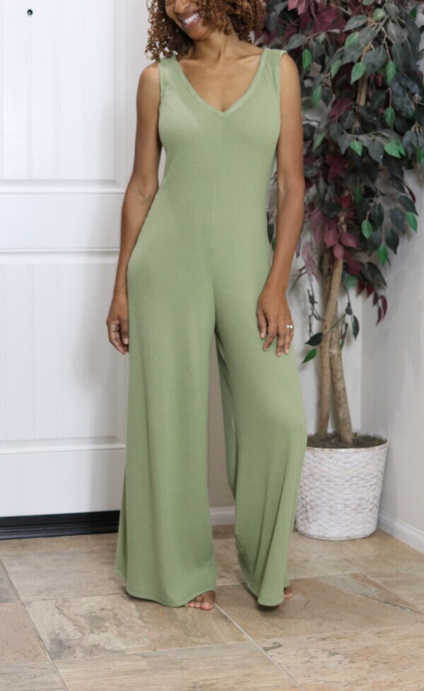 McCall's Misses' Romper, Jumpsuit, Robe and Sash 8245 pattern review by manecoarse