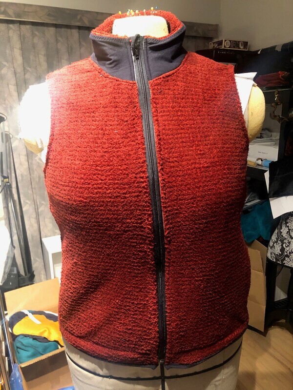 5 out of 4 Patterns Aspen Fleece Vest pattern review by indigo_sue