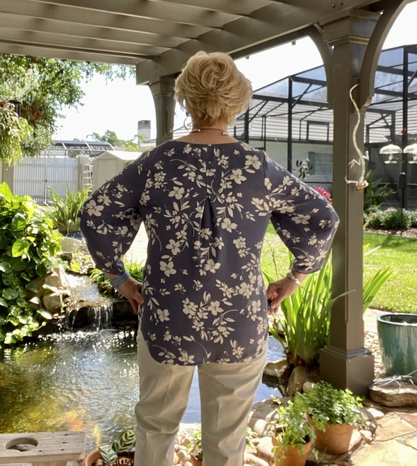 Liesl + Co. Geneva VNeck Blouse LC044GB1 pattern review by Flabeth