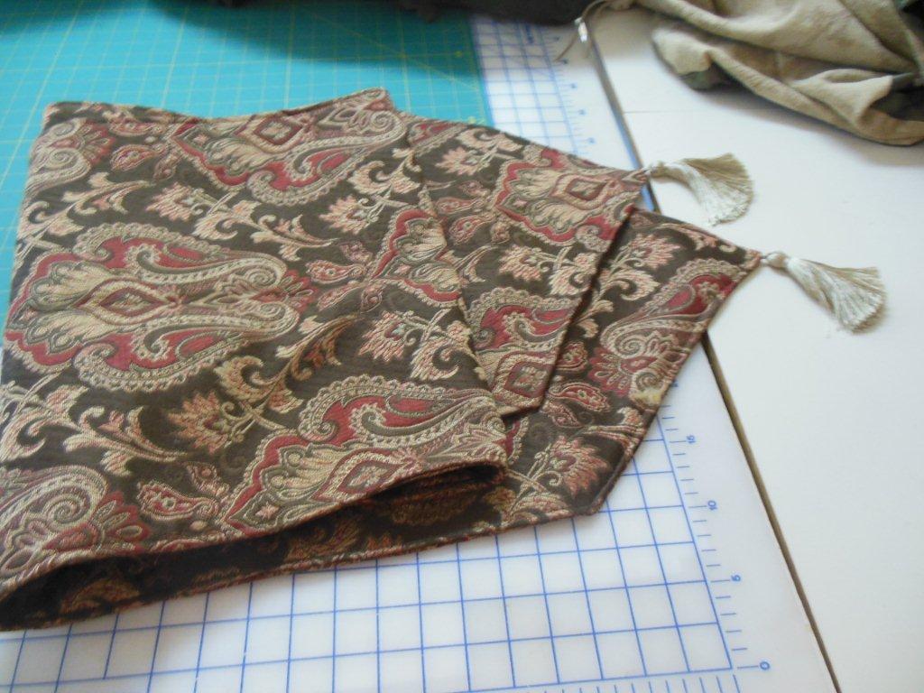 Table Cloths & Runners Sewing by Penny