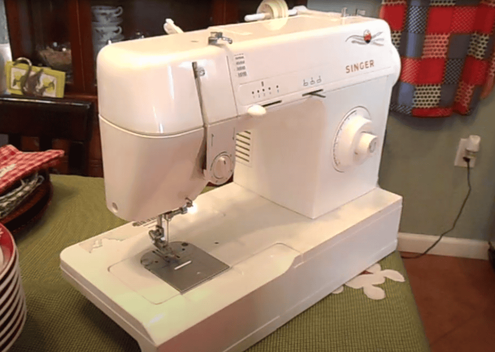Singer 2517 Sewing Machine Review: Beginners Best Choice | Sewing