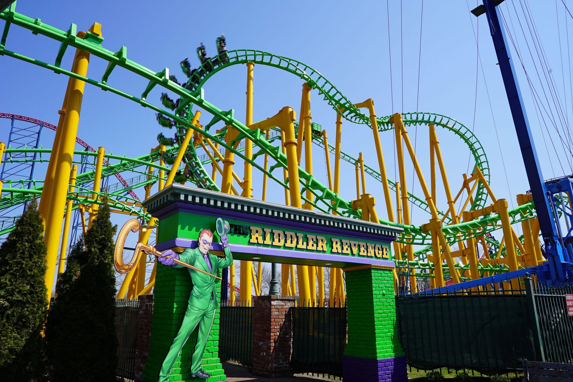 THE RIDDLER™ Revenge Six Flags New England