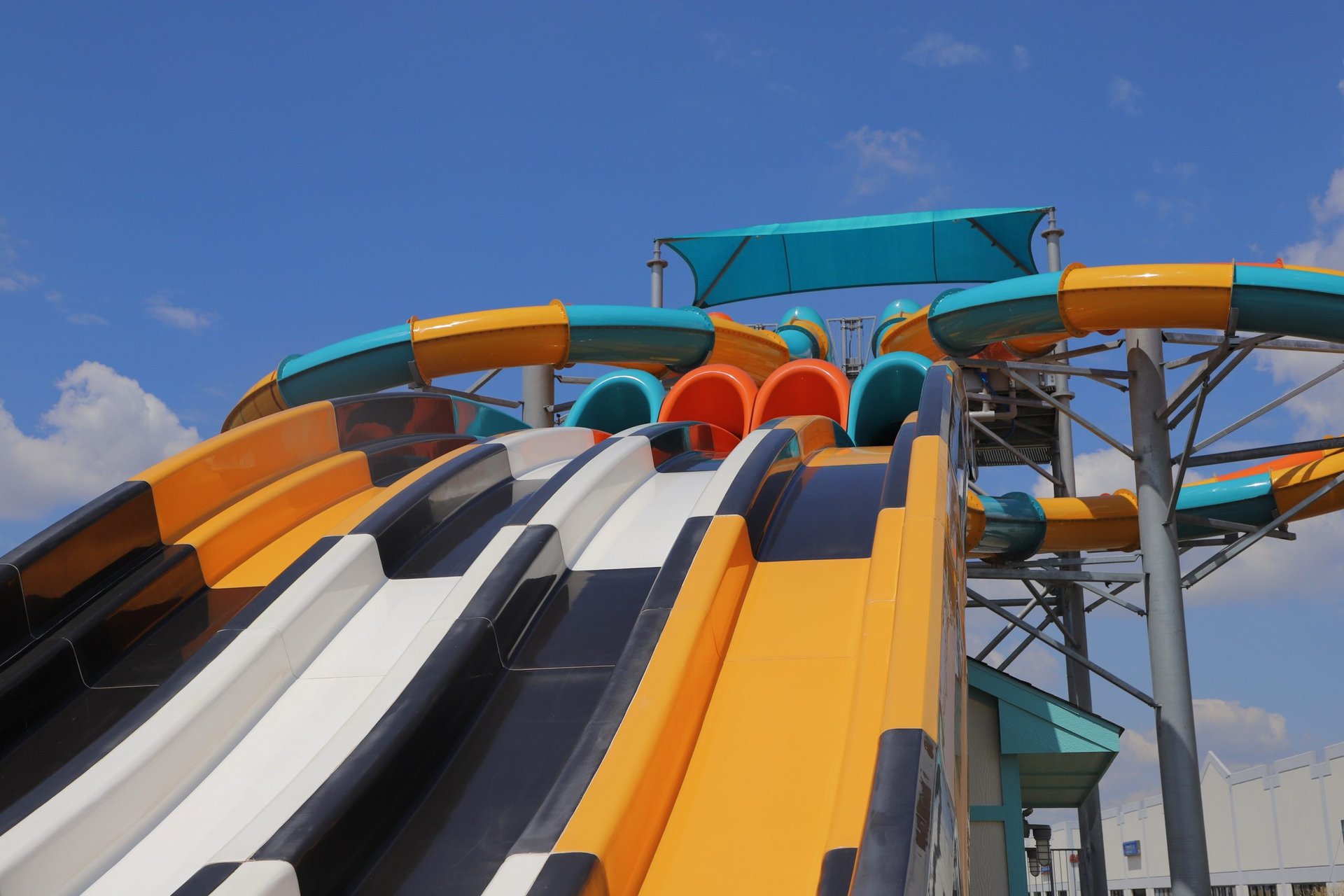 Social Six Flags Hurricane Harbor OKC