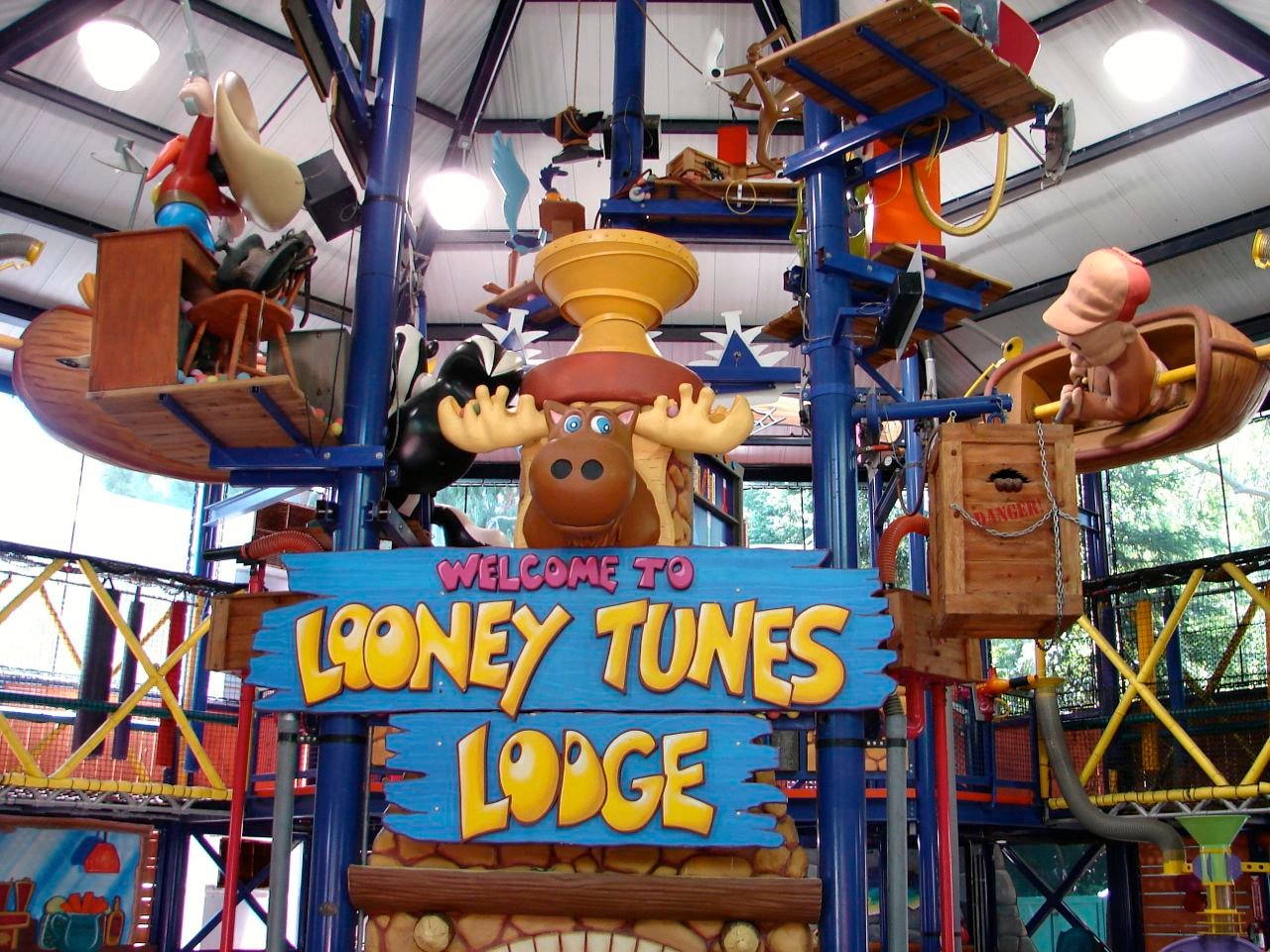 Looney Tunes Lodge Six Flags Magic Mountain