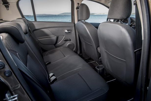 Selectează varianta de echipare dacia sandero care corespunde cerințelor tale Dacia Sandero 2017 Laquelle Choisir Moteur Version Tarifs