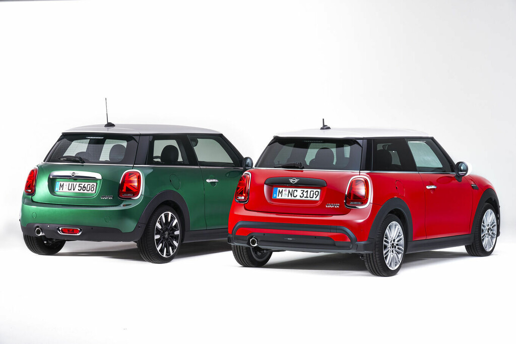 https://sf2.autoplus.fr/wp-content/uploads/autoplus/2021/04/l-ancienne-mini-cooper-version-restylee-2021-derriere.jpeg