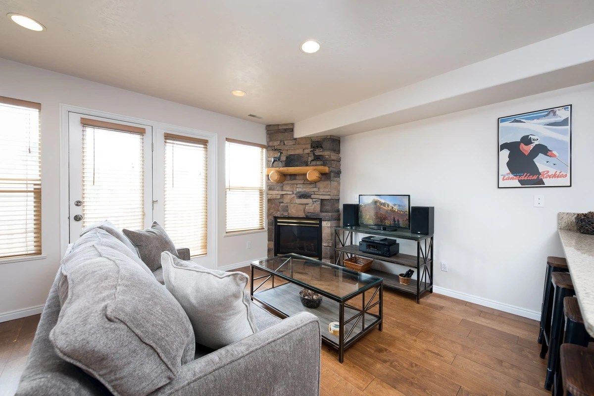 Newly Remodeled Moose Hollow Condo Mountain Luxury