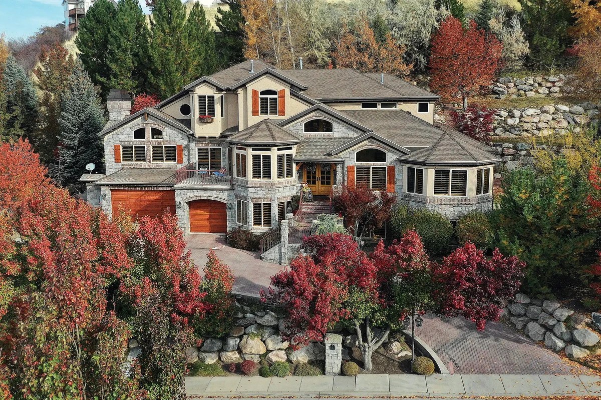 West Bountiful, Utah Mountain Luxury