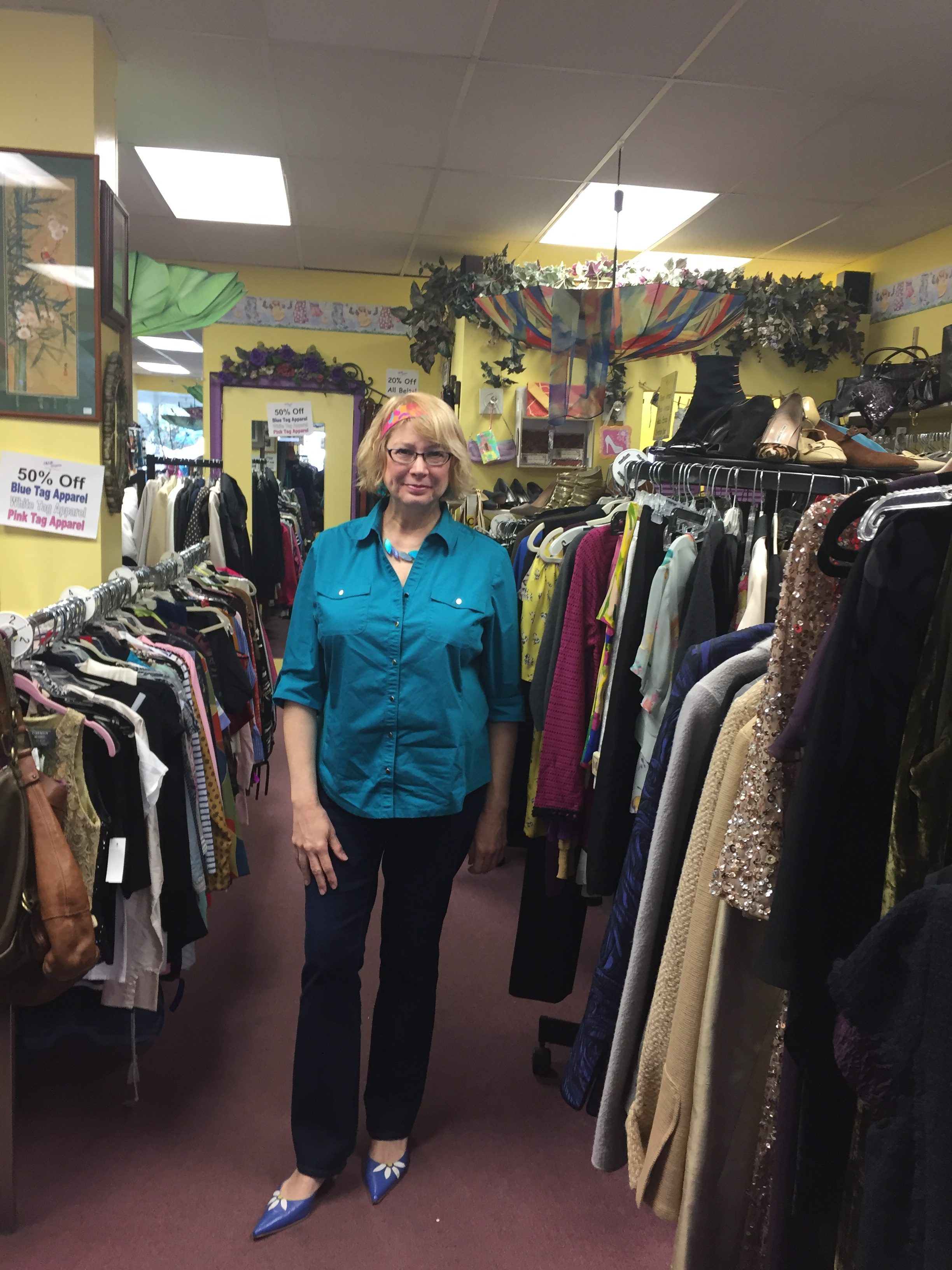Former cruise ship performer offers fashion fun and neighborly guidance