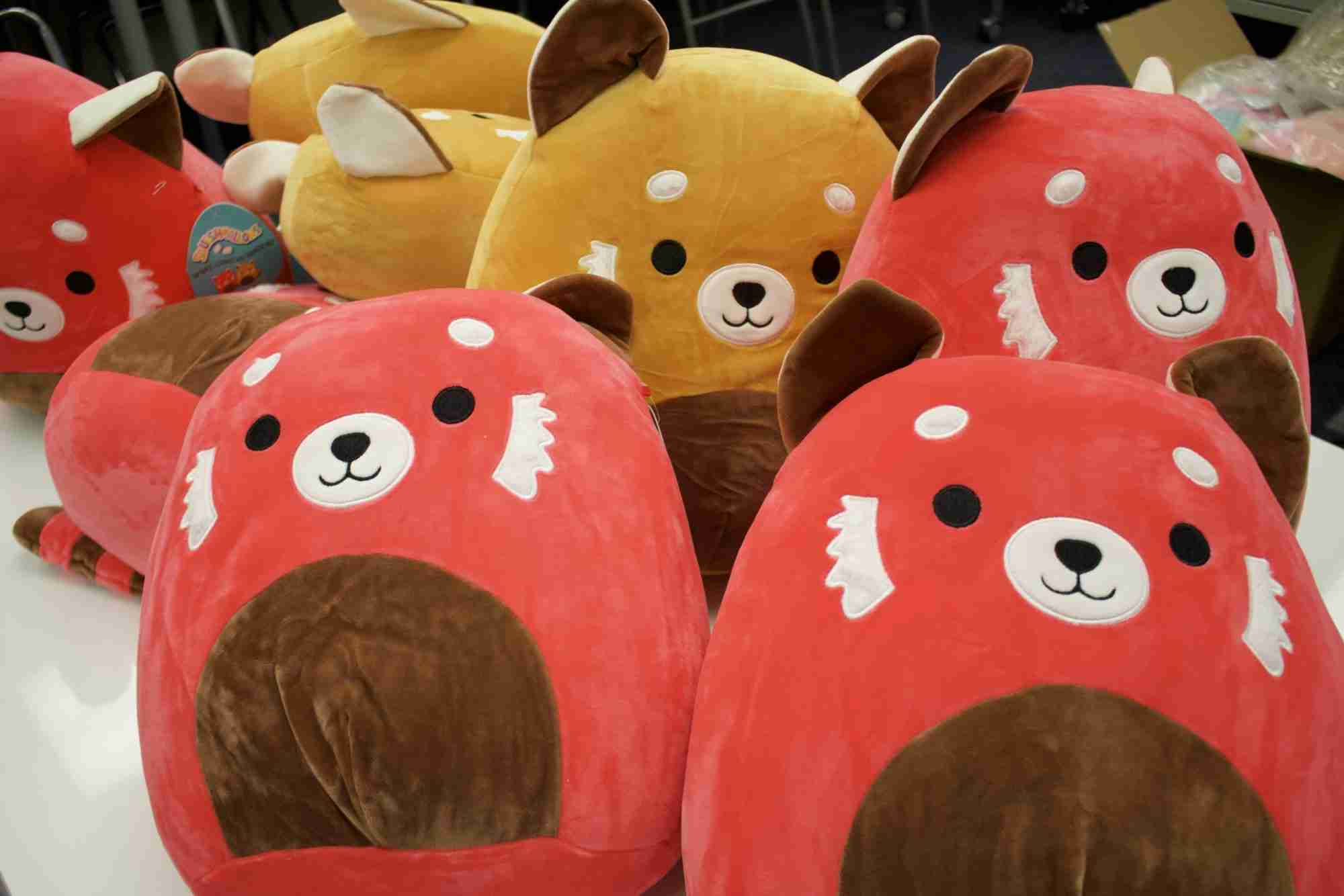 Kellytoy Teams Up with California High School to Provide Squishmallows