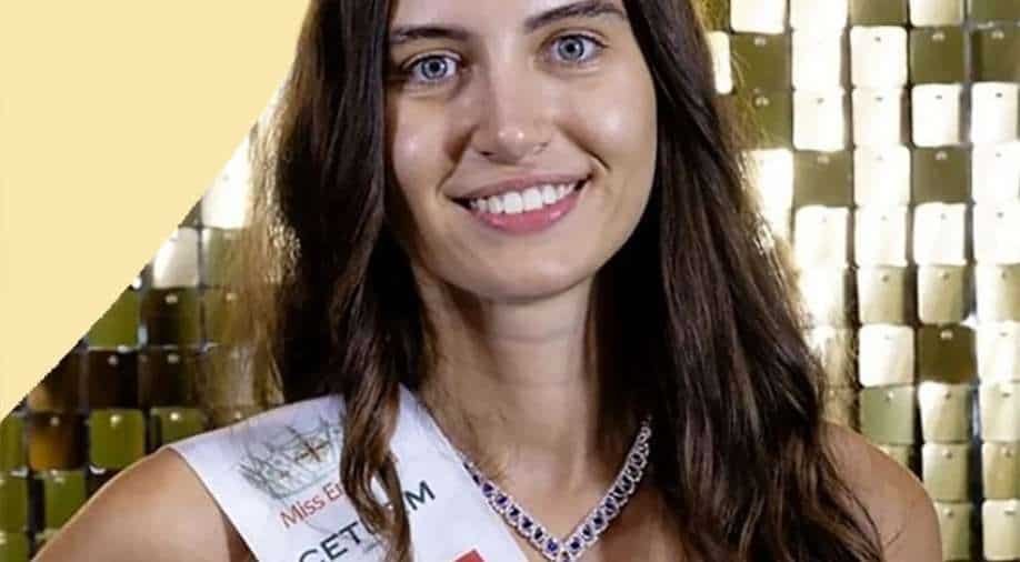 Melisa Doet Als Eerste Deelneemster Ooit Zonder Make-Up Mee Aan Miss England-Verkiezing