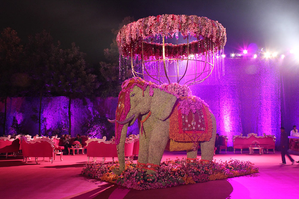 13 Magnificent Floral Installations By FNP Wedding & Events Every Bride