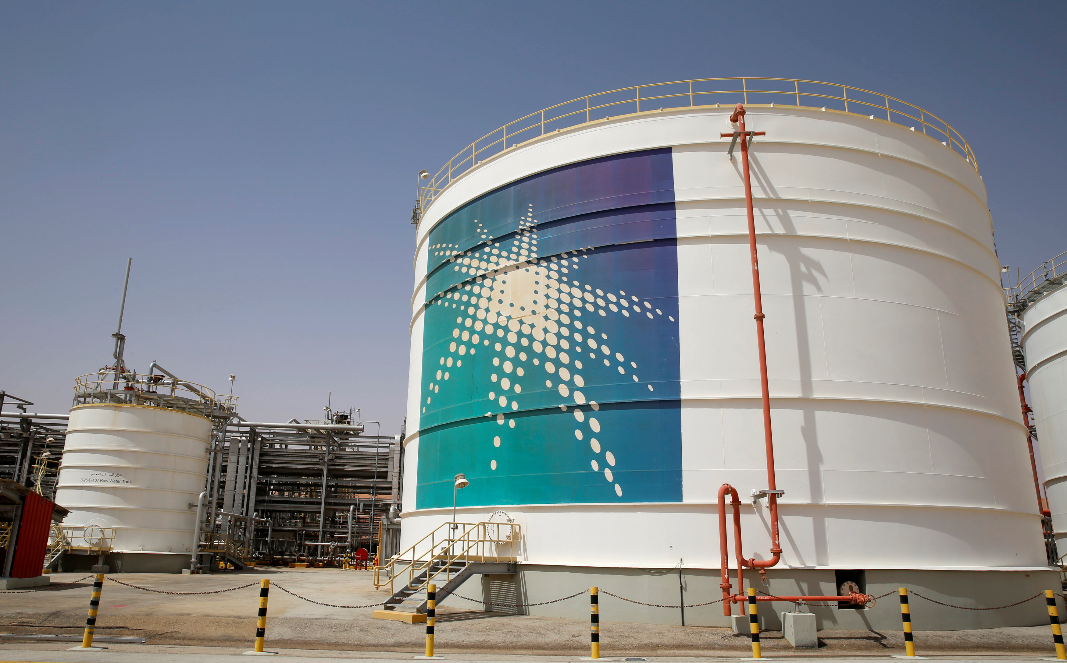 Saudi Aramco signs deal to make onshore oil rigs, equipment Times of Oman