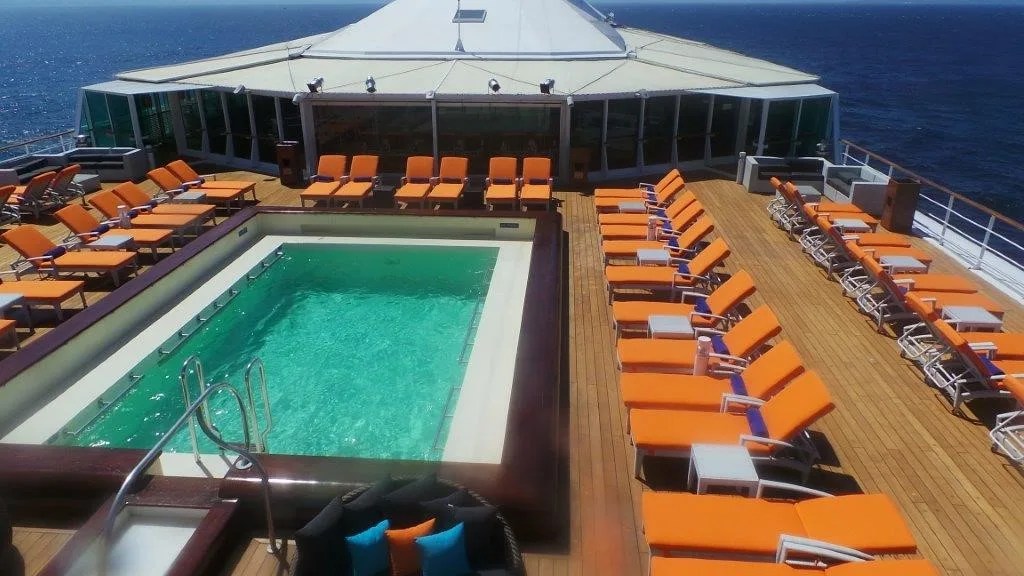 Outdoor Furniture Cruises the Open Sea Shade7