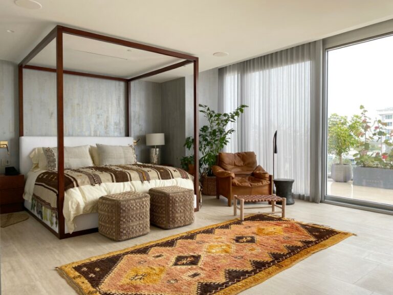 Lutron Motorized Drapery Tracks control lighting, views & privacy