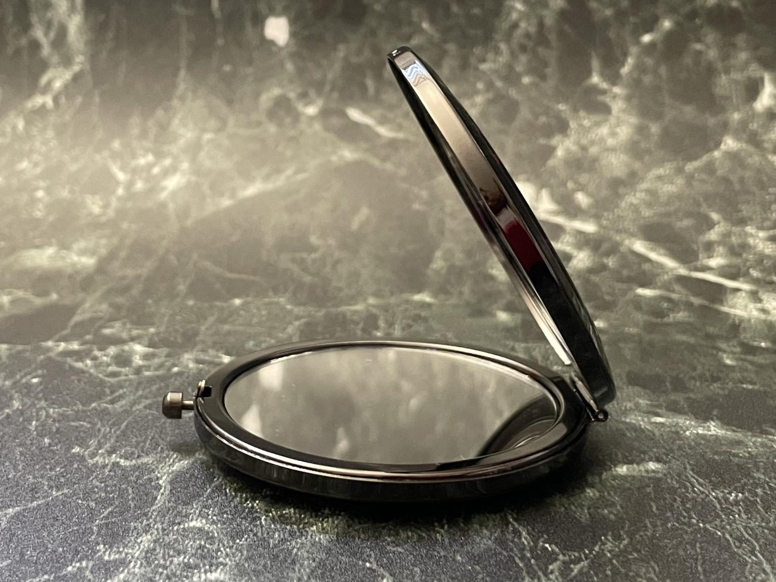 I Am Royal Magnifying Compact Mirror Shades of Color