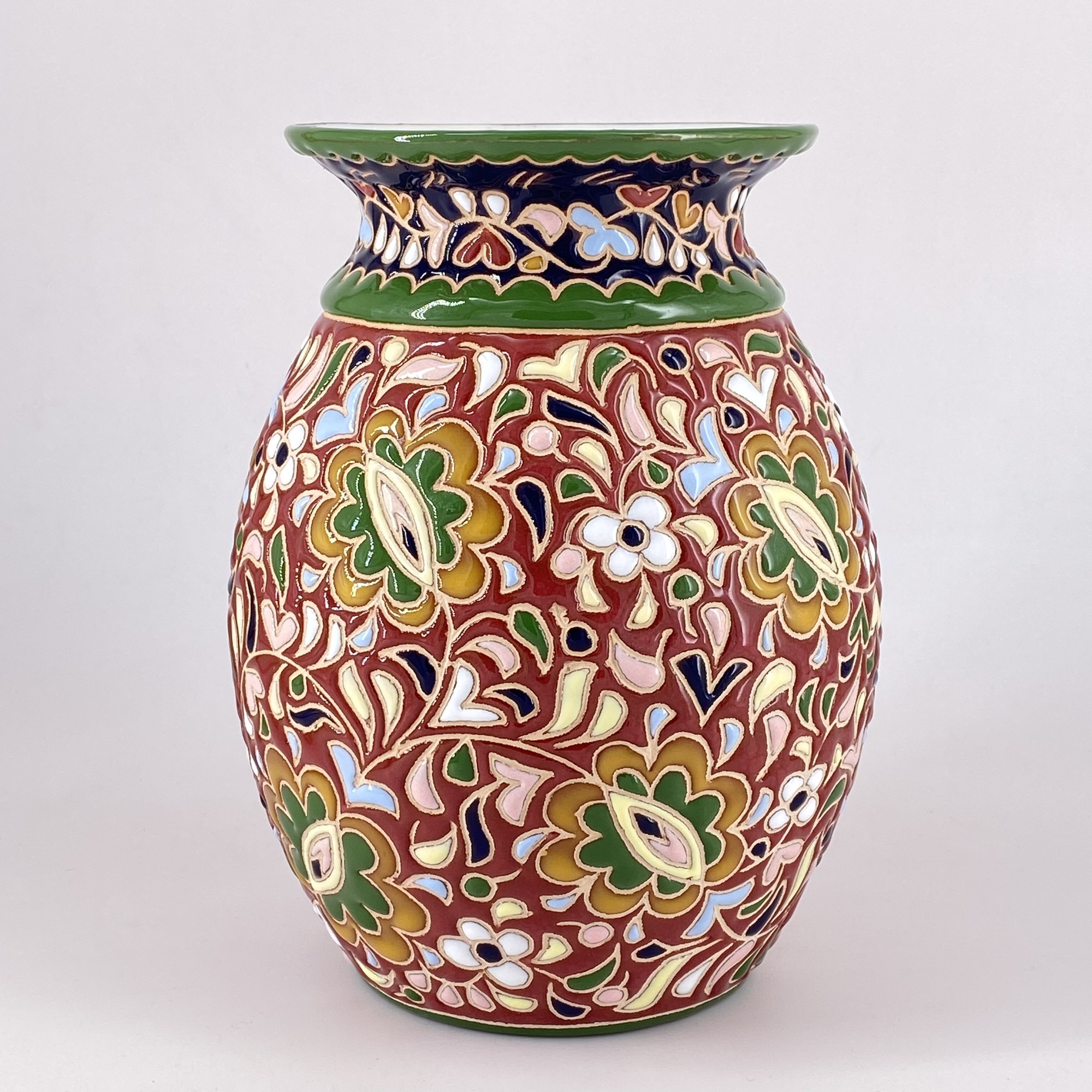 Vase 19053 from Quru Isar with donate to u24