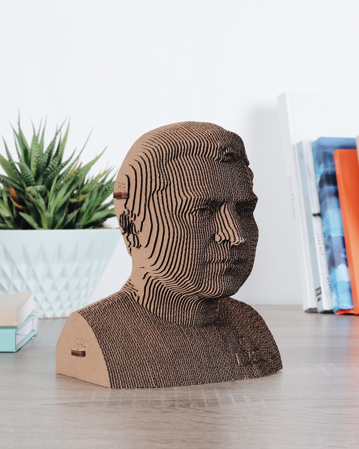 3d eco sculpture puzzle volodymyr zelenskyy 21790 from Cartonic with