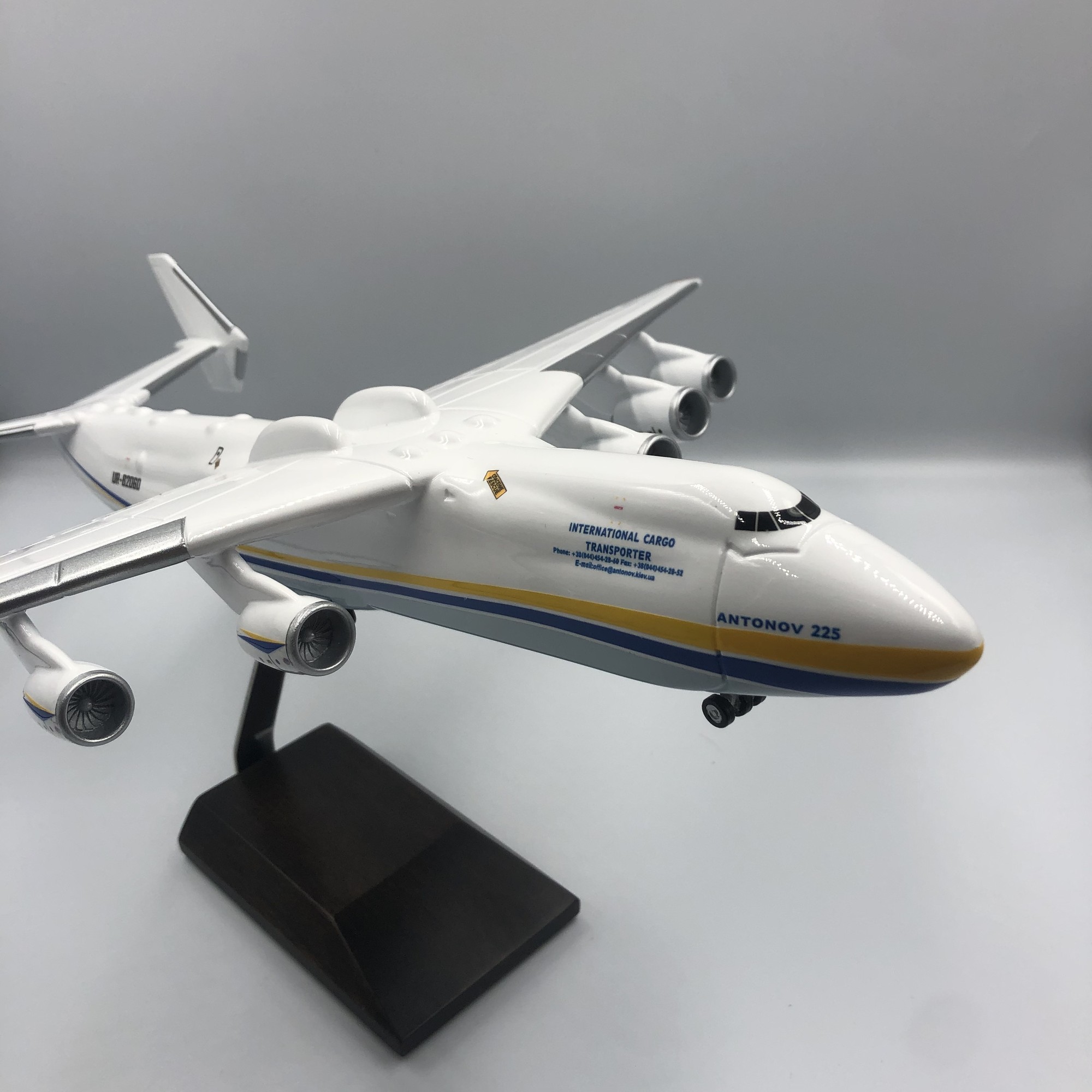 Antonov An-225 MriyaTransport Aircraft Scale 1:200 Antonov,, 59% OFF