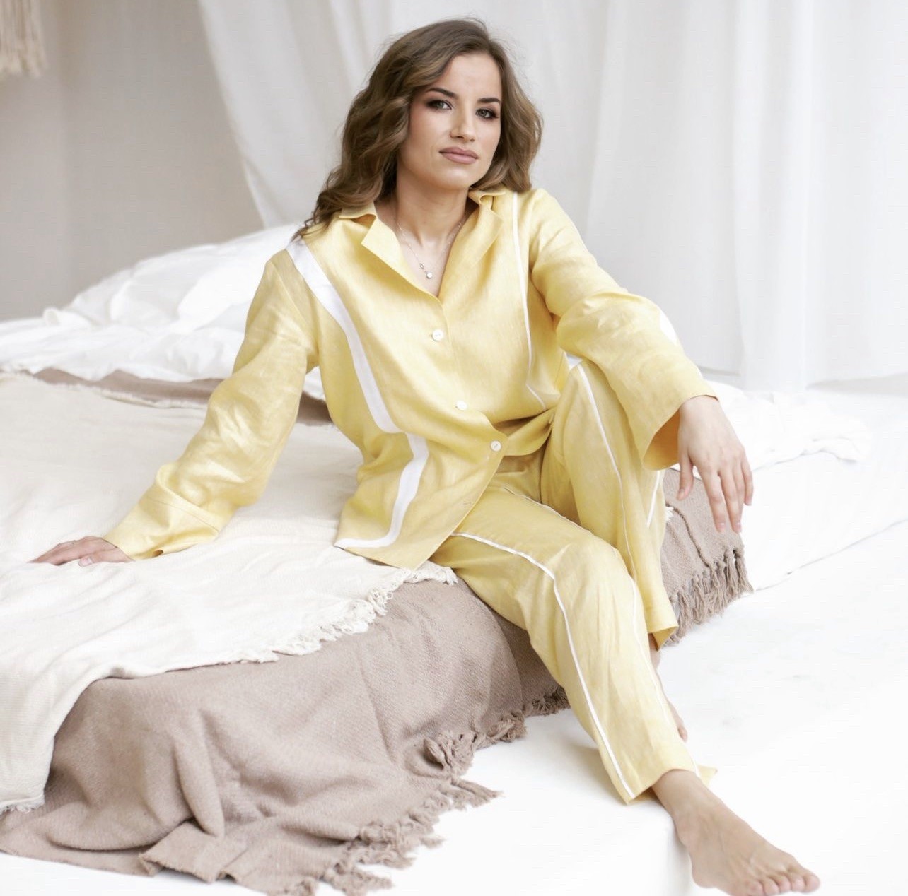 The comfortable home suit is made of hemp fabric 25776 from Hemp