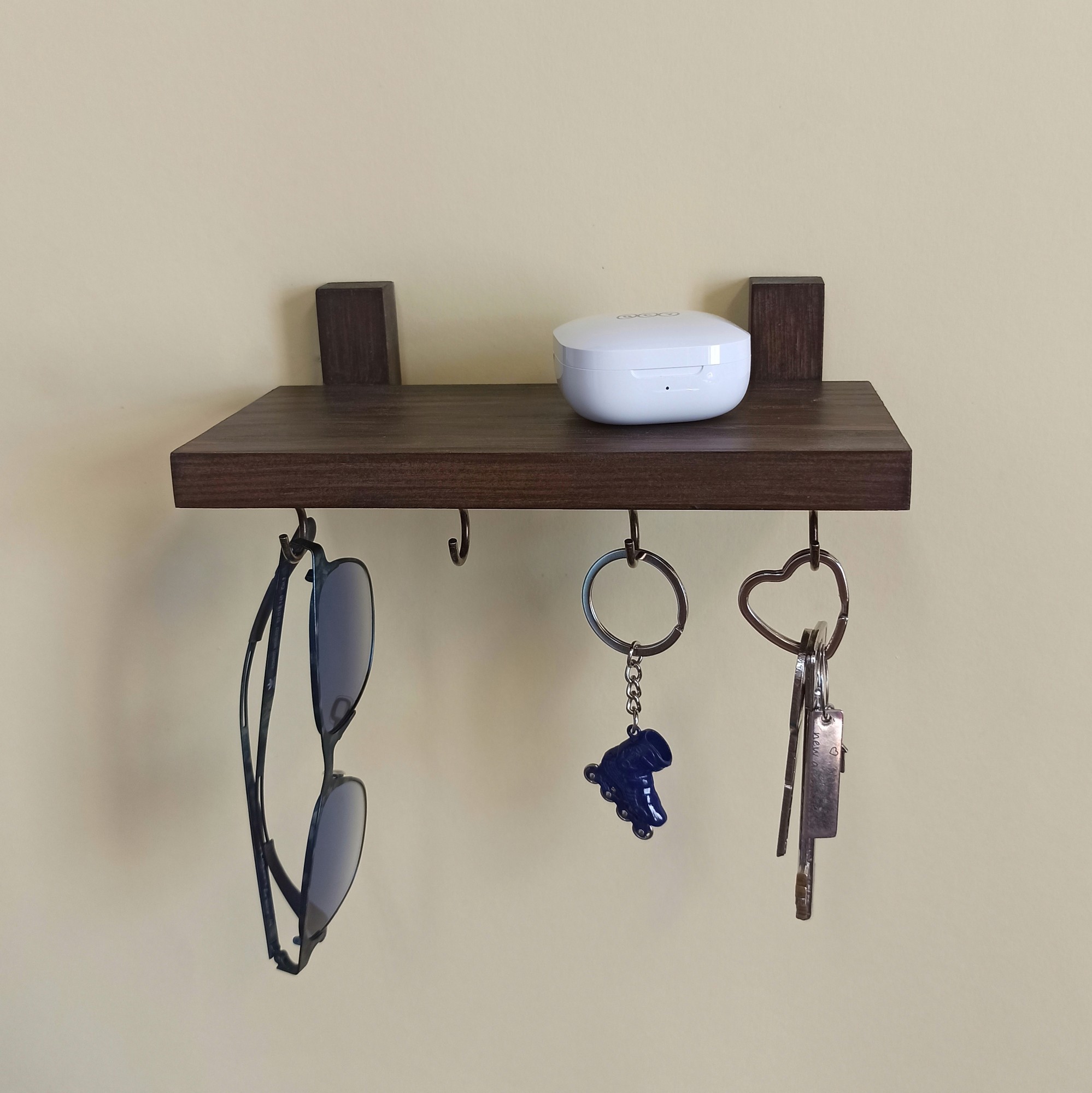 Floating wall key holder shelf 33053 from Wooding with donate to u24
