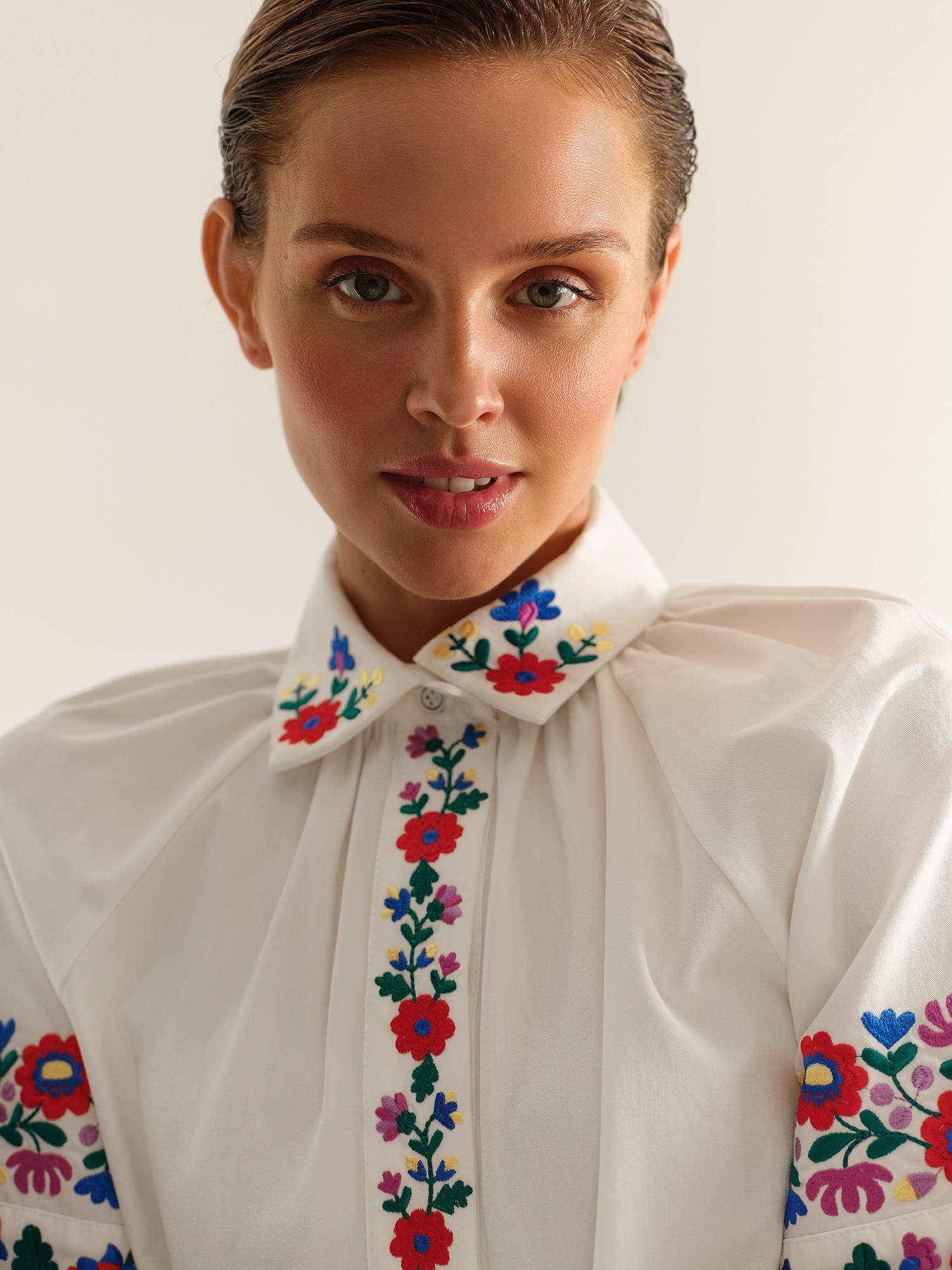 Women's embroidered blouse "flowers" 39016 from Svarga with donate to u24