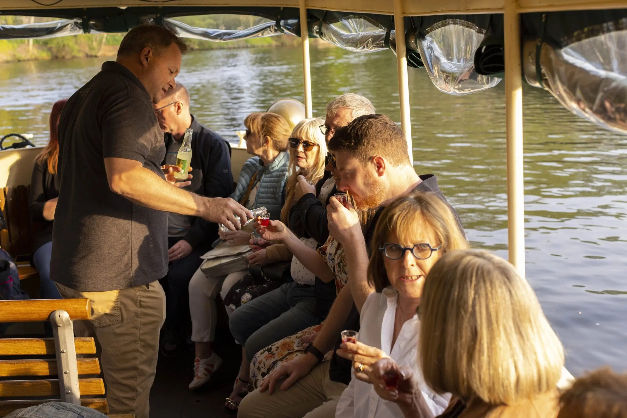 Gin Tasting Cruise in Stratford upon Avon Shakespeare Distillery