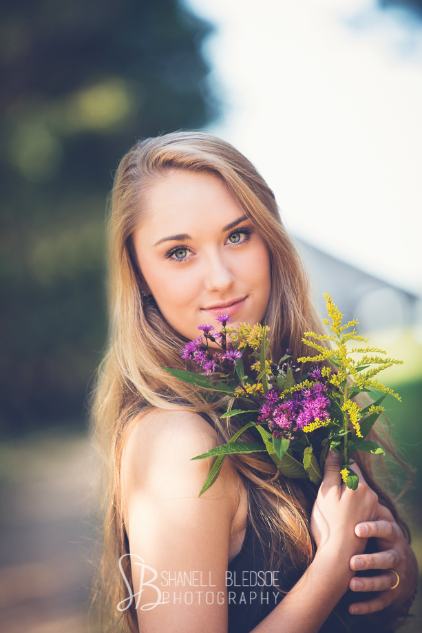 Callie Corum Berean Senior Knoxville Senior Portrait Photographer