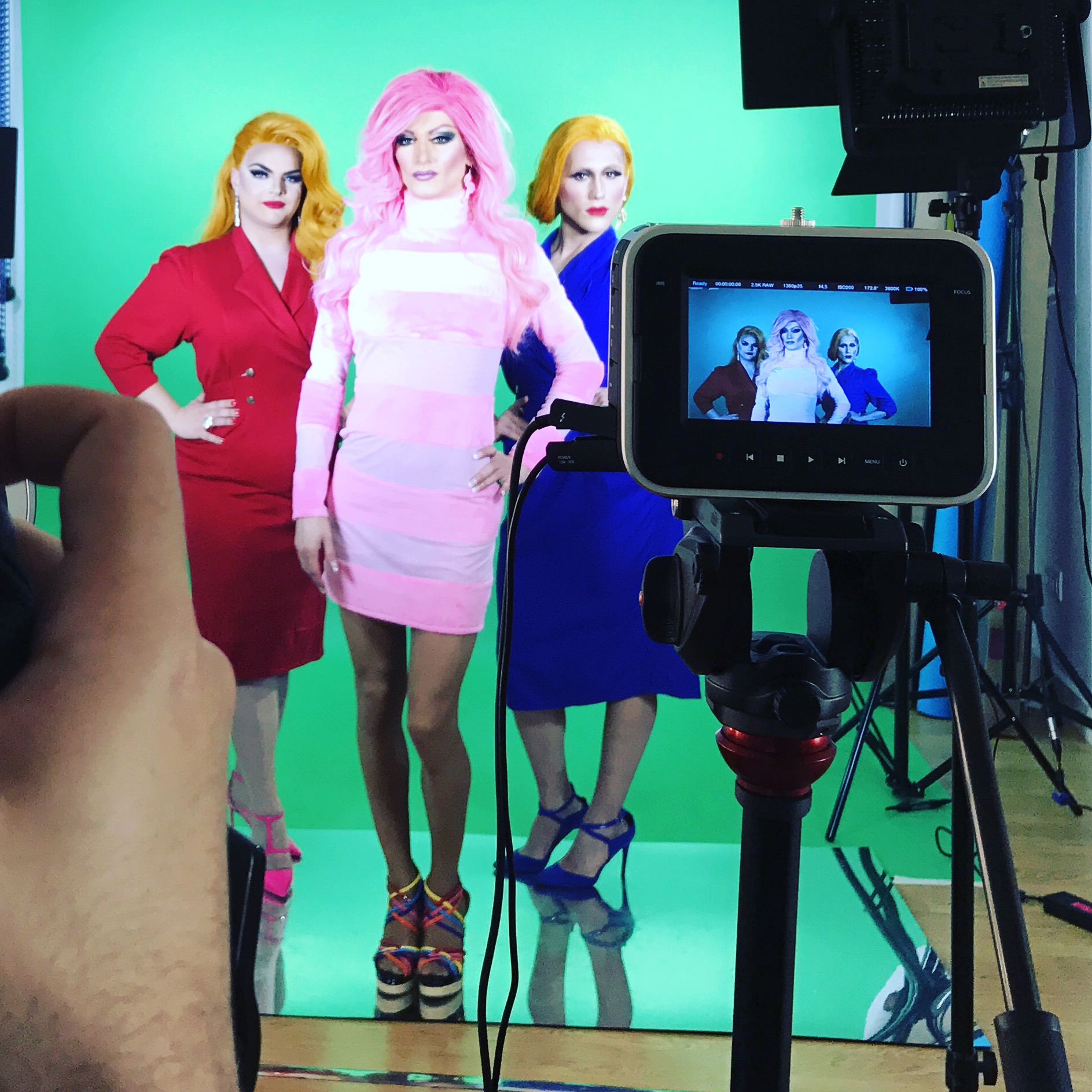 Kika Lorace estrena 'La Reina del Grindr' Shangay